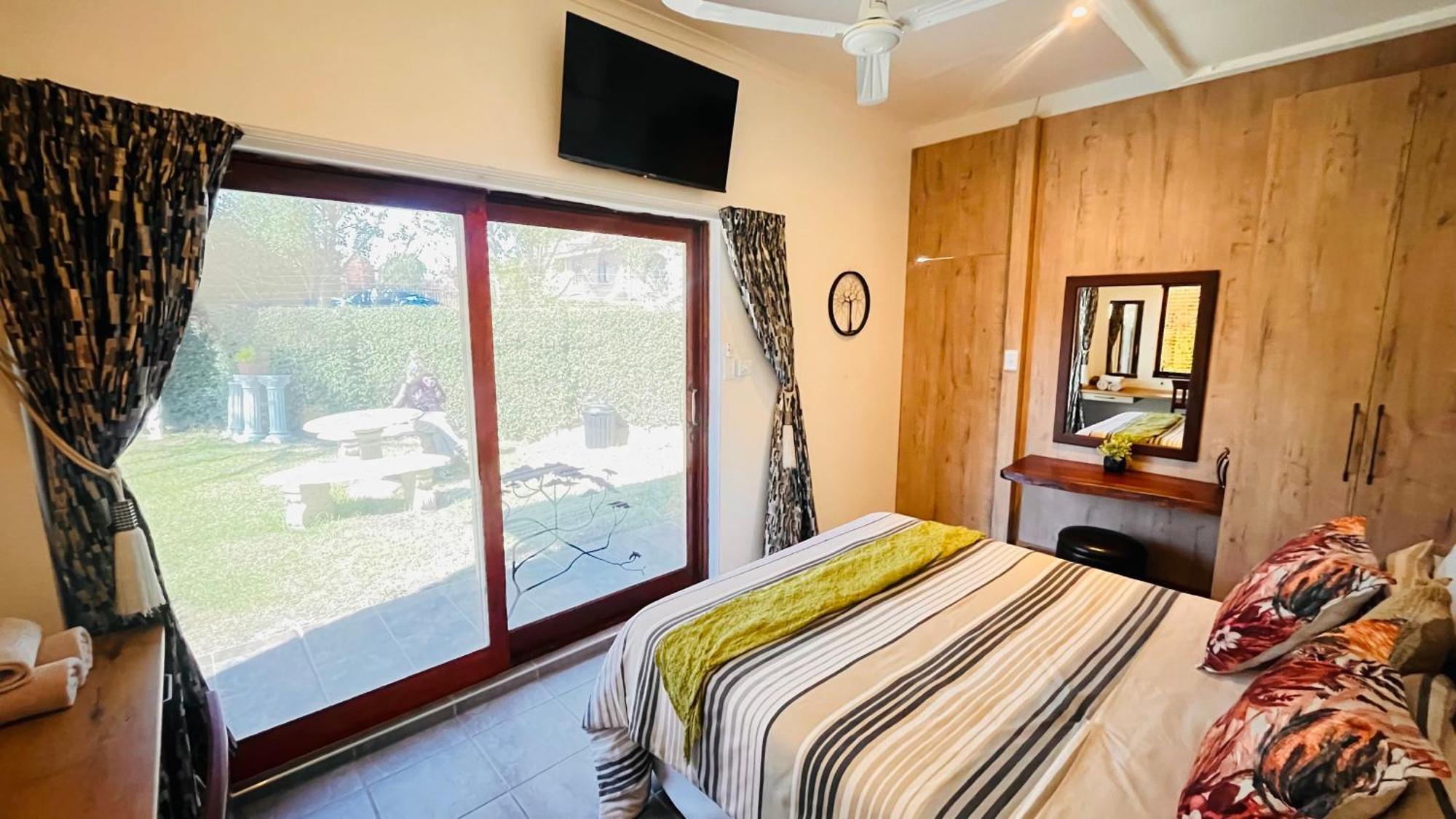 The Wood House Hotel Емпангени Екстериор снимка