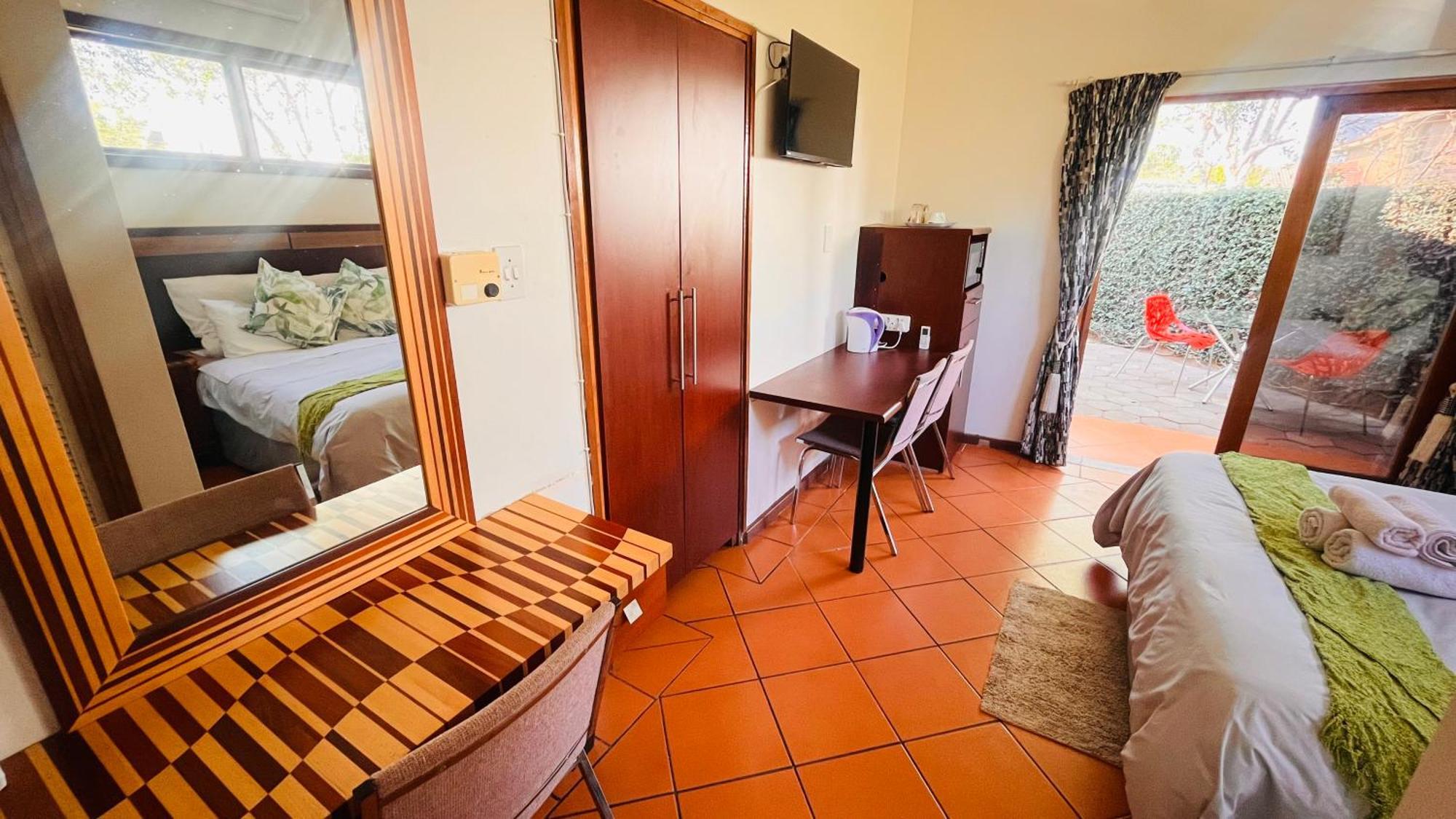 The Wood House Hotel Емпангени Екстериор снимка